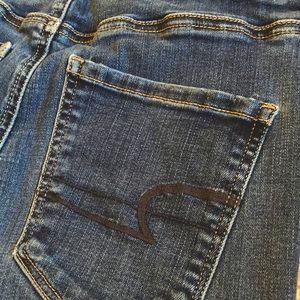 AE Curvy Hi Rise Jeans